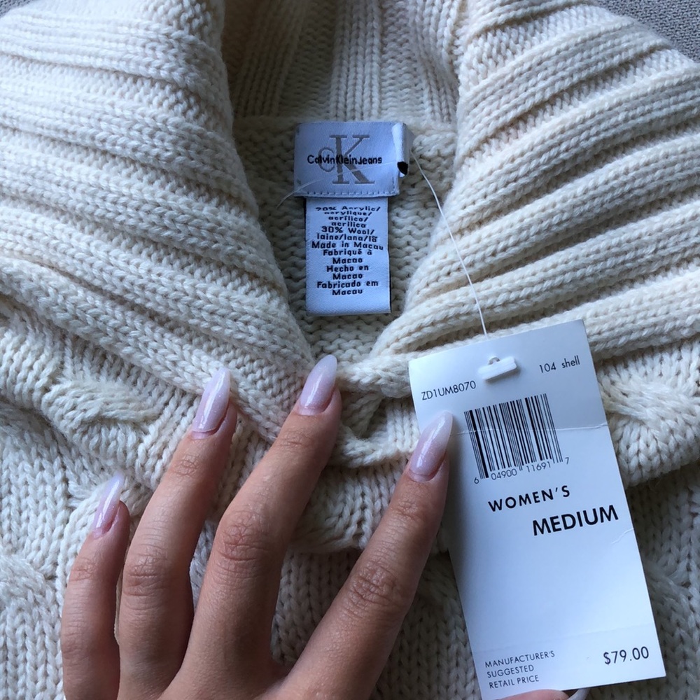 Calvin Klein Sweater with Tags - Picture 2 of 5